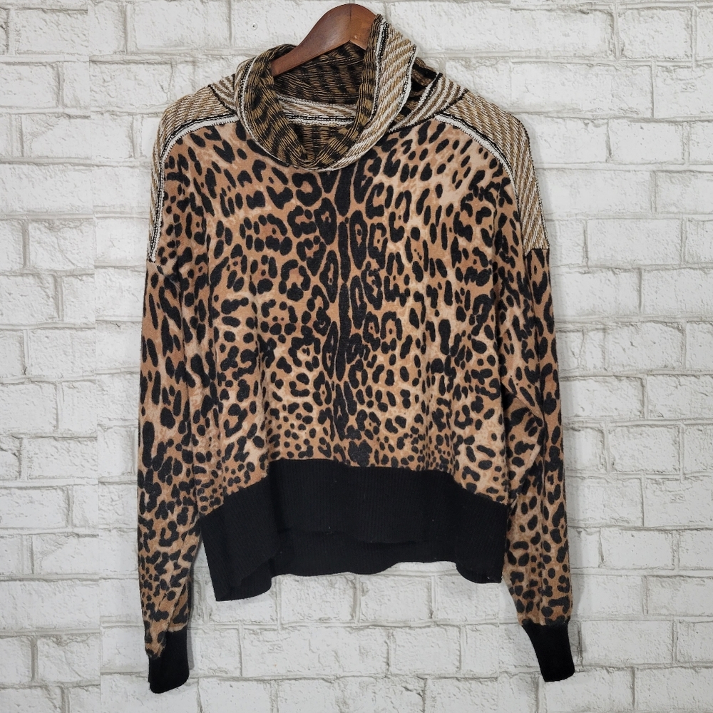 gimmicks leopard print sweater BKE